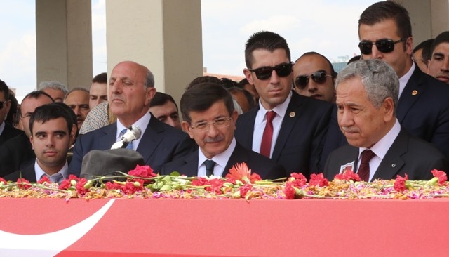 SÜLEYMAN DEMİREL'E VEDA 171