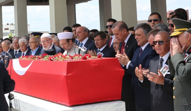 SÜLEYMAN DEMİREL'E VEDA 175
