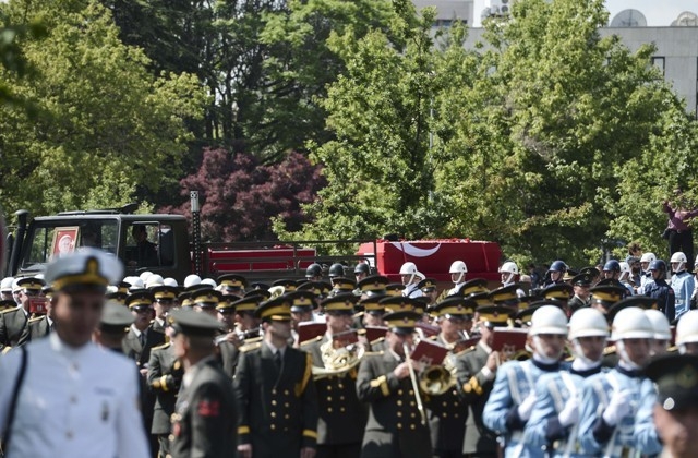SÜLEYMAN DEMİREL'E VEDA 22