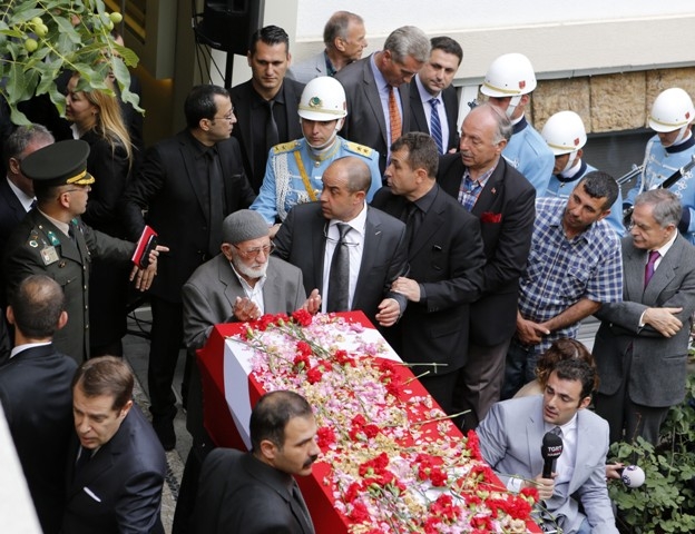 SÜLEYMAN DEMİREL'E VEDA 29