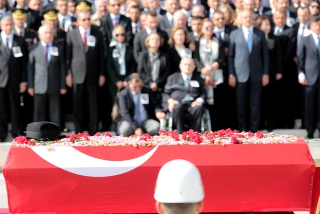 SÜLEYMAN DEMİREL'E VEDA 57