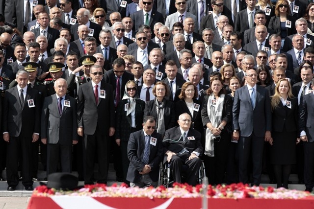 SÜLEYMAN DEMİREL'E VEDA 63