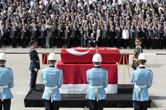 SÜLEYMAN DEMİREL'E VEDA 65