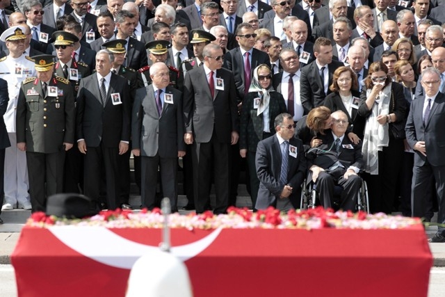 SÜLEYMAN DEMİREL'E VEDA 66