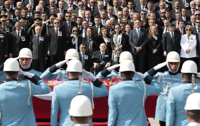SÜLEYMAN DEMİREL'E VEDA 68