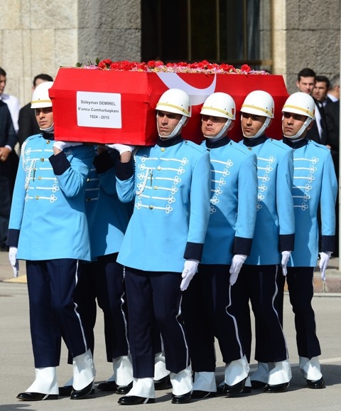 SÜLEYMAN DEMİREL'E VEDA 97