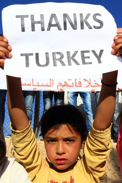Angelina Jolie Türkiye'deki mültecileri ziyaret etti 14