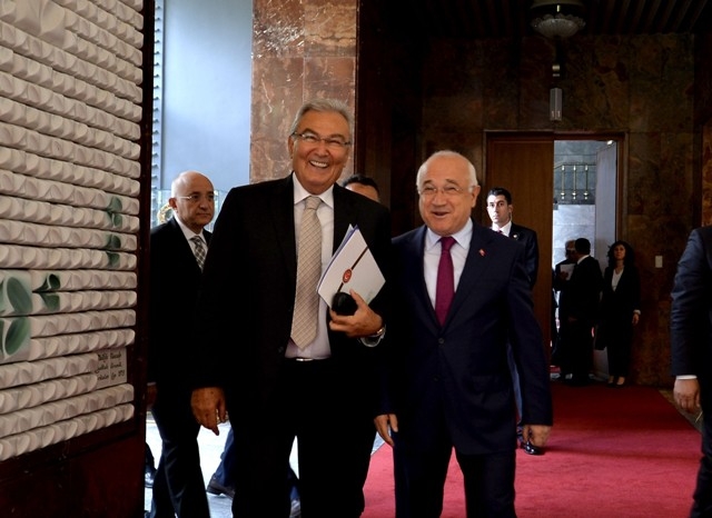 YENİ MECLİSTEN ENSTANTANELER 1