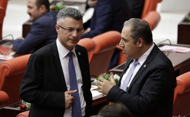 YENİ MECLİSTEN ENSTANTANELER 107