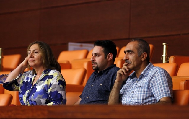 YENİ MECLİSTEN ENSTANTANELER 113