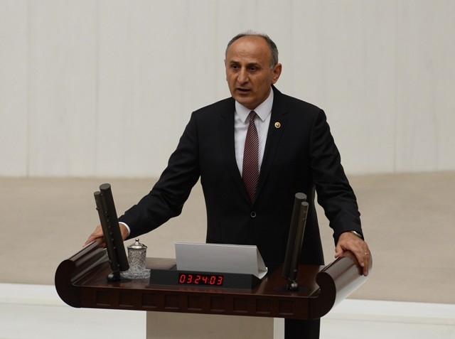 YENİ MECLİSTEN ENSTANTANELER 122