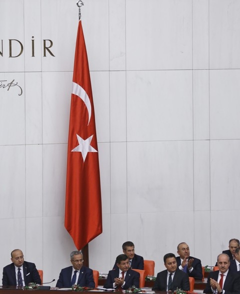 YENİ MECLİSTEN ENSTANTANELER 144