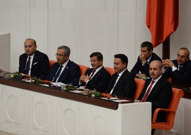 YENİ MECLİSTEN ENSTANTANELER 151