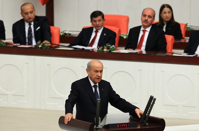 YENİ MECLİSTEN ENSTANTANELER 153
