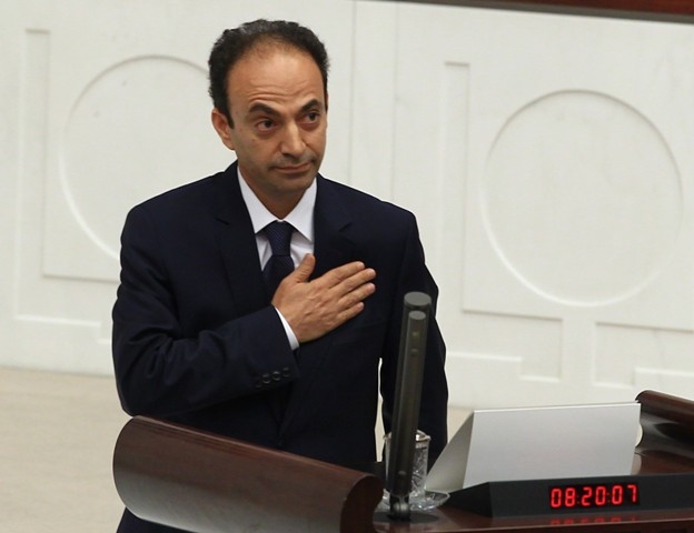 YENİ MECLİSTEN ENSTANTANELER 160