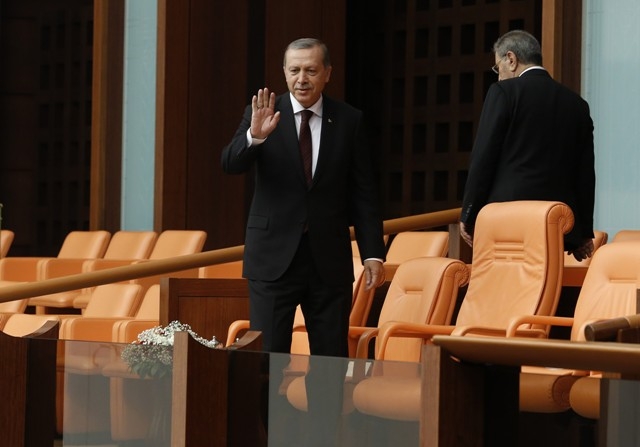 YENİ MECLİSTEN ENSTANTANELER 19