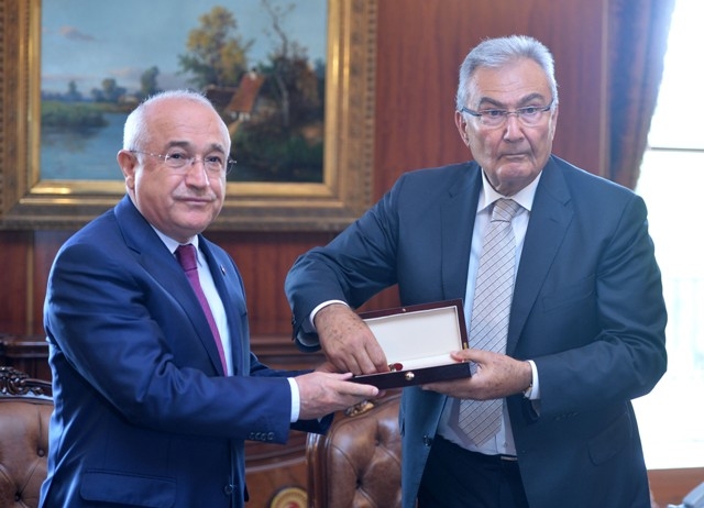 YENİ MECLİSTEN ENSTANTANELER 4