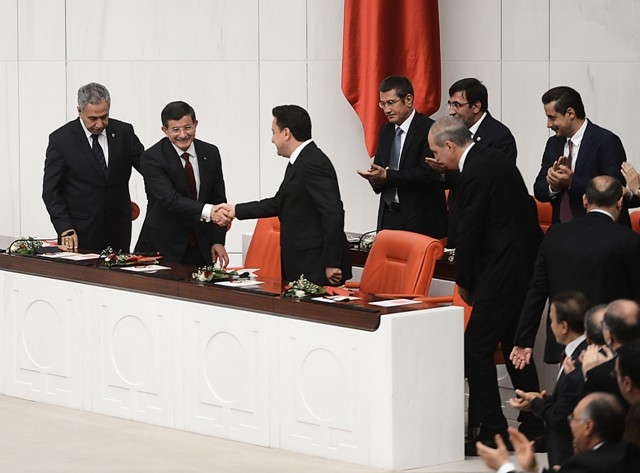 YENİ MECLİSTEN ENSTANTANELER 45