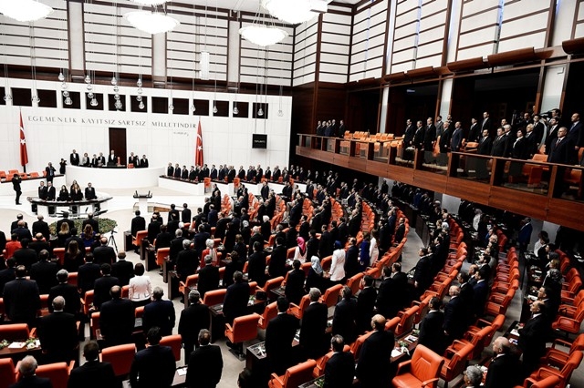 YENİ MECLİSTEN ENSTANTANELER 46