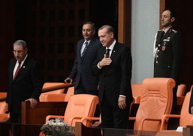 YENİ MECLİSTEN ENSTANTANELER 49