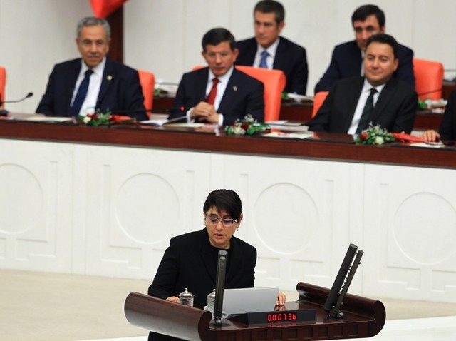 YENİ MECLİSTEN ENSTANTANELER 53