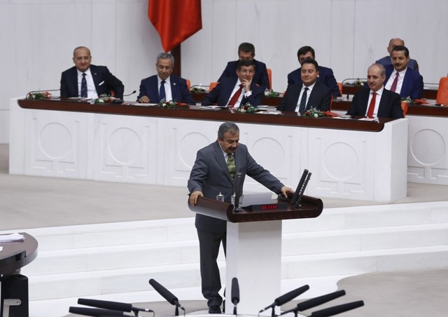 YENİ MECLİSTEN ENSTANTANELER 57
