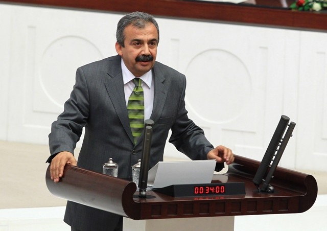 YENİ MECLİSTEN ENSTANTANELER 59
