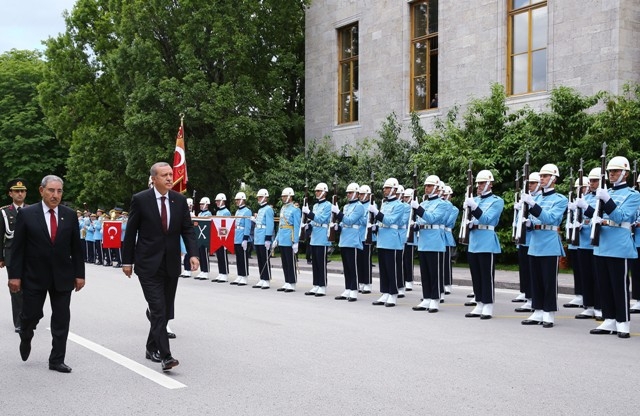 YENİ MECLİSTEN ENSTANTANELER 68