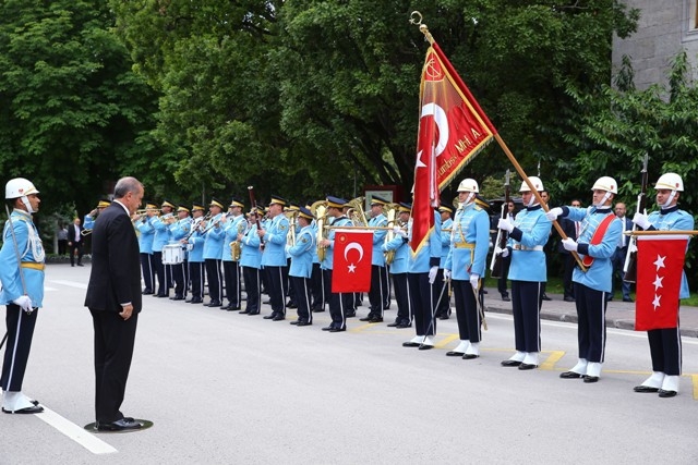 YENİ MECLİSTEN ENSTANTANELER 69