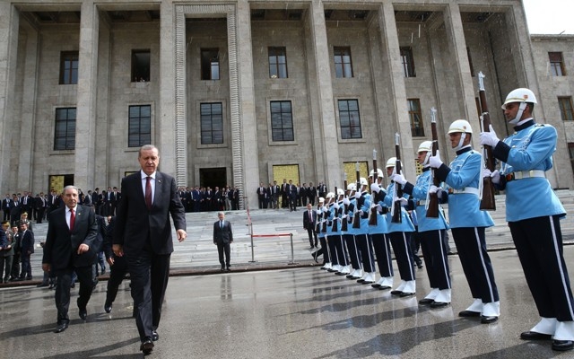 YENİ MECLİSTEN ENSTANTANELER 71