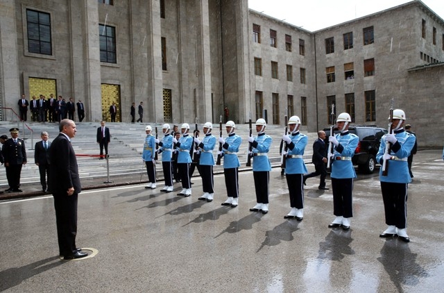 YENİ MECLİSTEN ENSTANTANELER 72