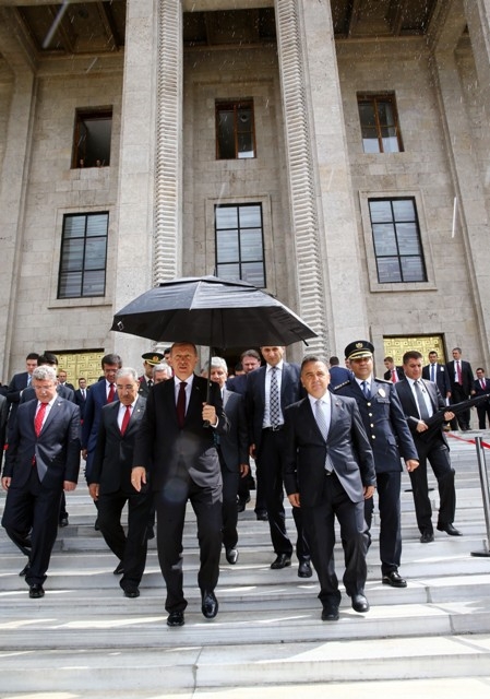 YENİ MECLİSTEN ENSTANTANELER 73