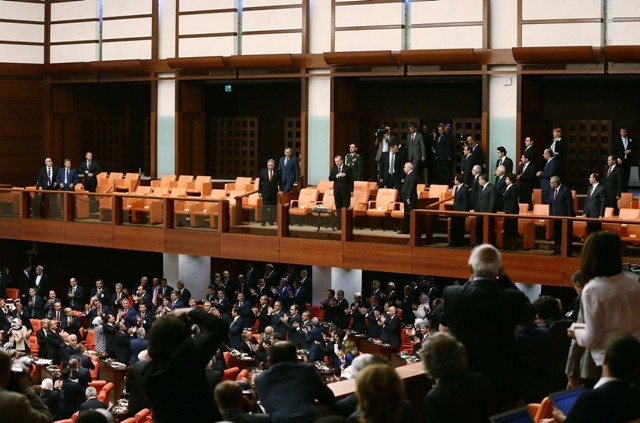YENİ MECLİSTEN ENSTANTANELER 75