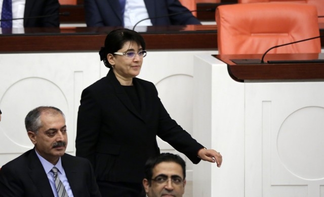 YENİ MECLİSTEN ENSTANTANELER 89