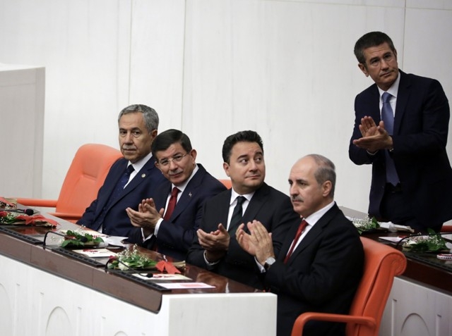 YENİ MECLİSTEN ENSTANTANELER 91
