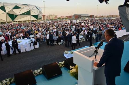 Başbakan 30 bin kişiyle iftar yaptı 10