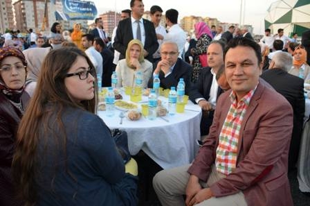 Başbakan 30 bin kişiyle iftar yaptı 20