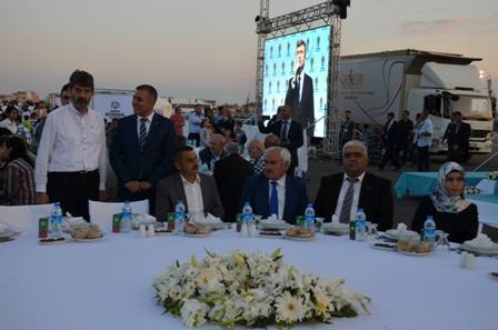 Başbakan 30 bin kişiyle iftar yaptı 3
