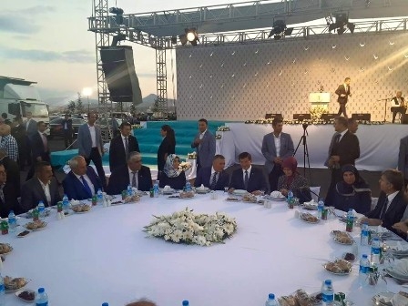 Başbakan 30 bin kişiyle iftar yaptı 7