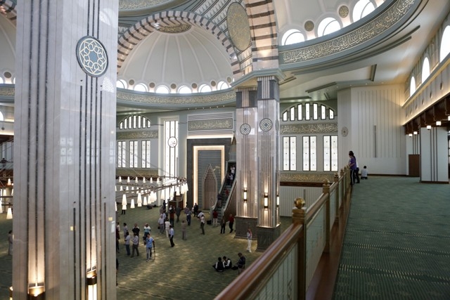 MİLLETİN CAMİSİ: BEŞTEPE MİLLET CAMİ 75