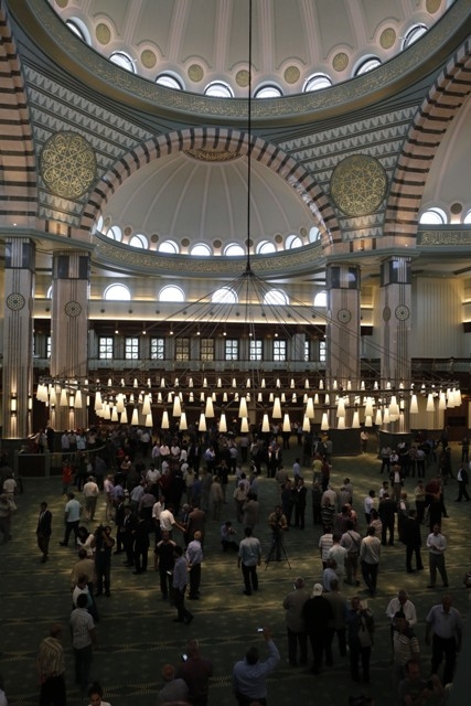 MİLLETİN CAMİSİ: BEŞTEPE MİLLET CAMİ 88