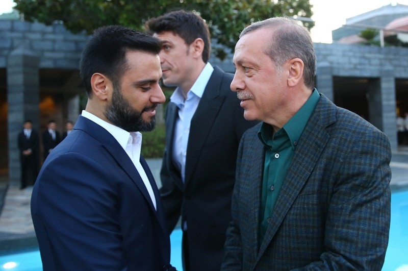 CUMHURBAŞKANI ÜNLÜLERİ İFTARDA AĞIRLADI 13