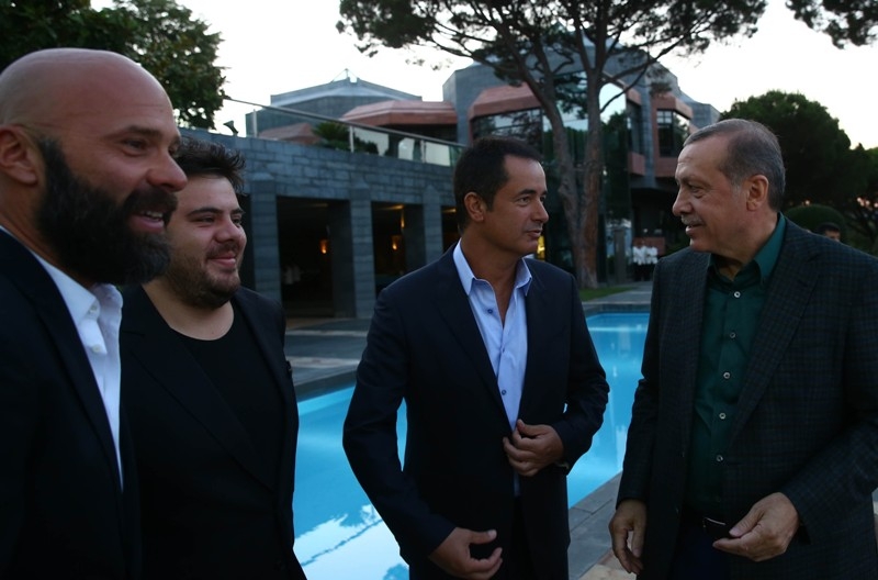 CUMHURBAŞKANI ÜNLÜLERİ İFTARDA AĞIRLADI 18