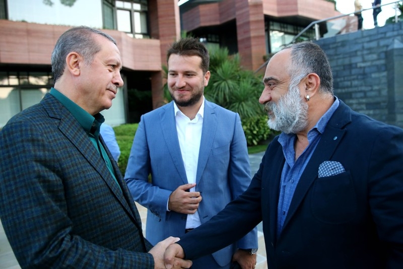CUMHURBAŞKANI ÜNLÜLERİ İFTARDA AĞIRLADI 7