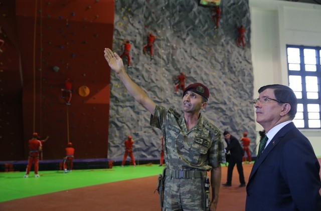 BAŞBAKAN'DAN BORDO BERELİLERE ZİYARET 13