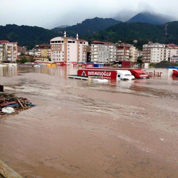 Artvin'de sel faciası 1