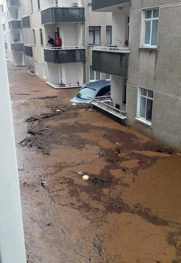 Artvin'de sel faciası 7