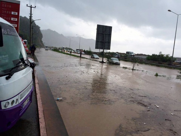 Artvin'de sel faciası 9