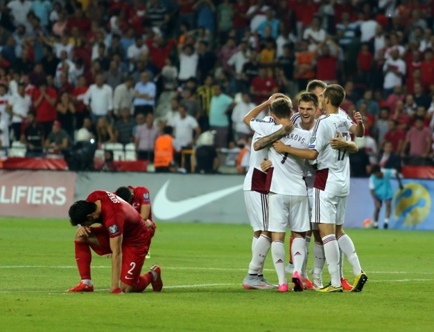 KONYA  MİLLİ TAKIMI BAĞRINA BASTI 110