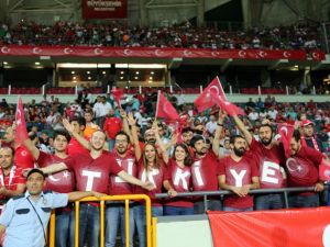 KONYA  MİLLİ TAKIMI BAĞRINA BASTI